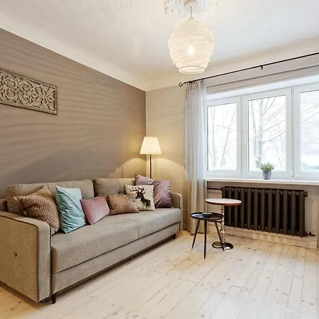 Light & Cozy In Center شقة ريغا
